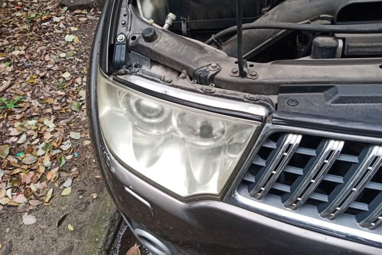 Used Mitsubishi Pajero Sport 2011 3.0L Sport Navigation Edition Right Front Headlight