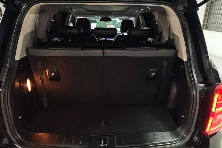 Used GAC Trumpchi GS8 2017 320T Two-Wheel Drive Luxury Smart Connectivity Version (7 Seats) Trunk