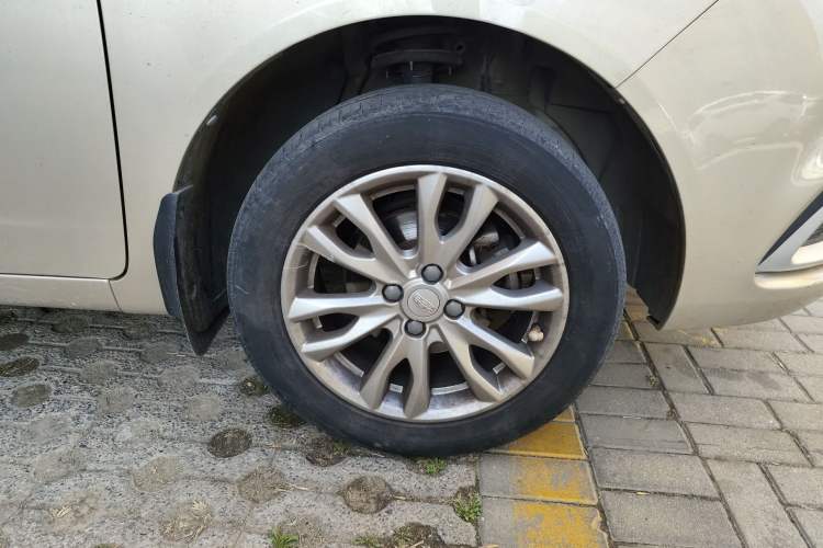 Used Geely Auto Vision 2019 Upgraded Model 1.5L Manual Luxury Version China VI Standard Right Front Wheel Hub