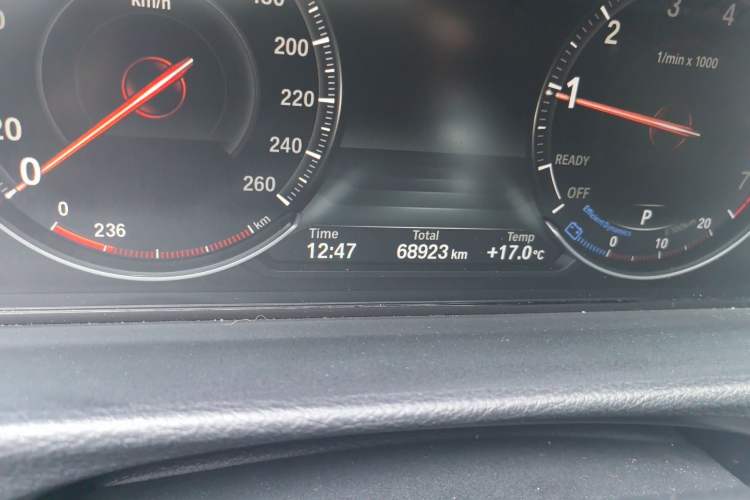 Used BMW 3 Series 2019 320Li M Sport Package Odometer Close Up