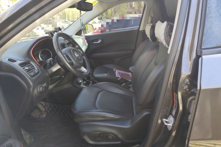 Used Jeep Compass 2017 200TS Automatic High-Performance All-Wheel Drive Edition Left Front Seat