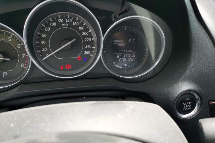 Used Mazda Atenza 2014 2.0L Blue Sky Luxury Edition Odometer Close Up