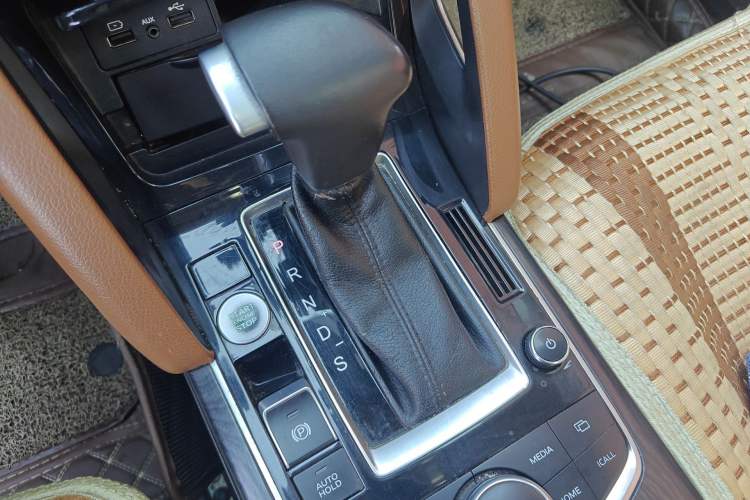 Used BORGWARD BX7 2016 28T Two-Wheel Drive Luxury Version 5 Seats
