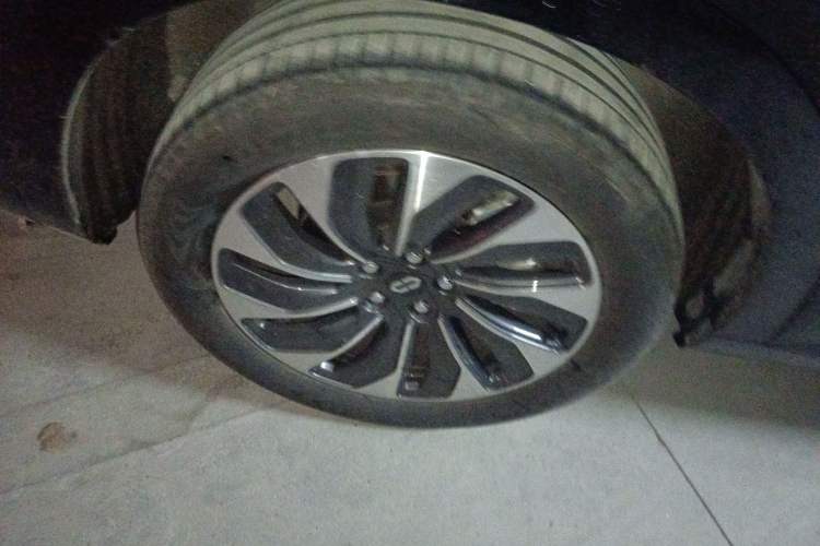 Used Hima AITO M7 2024 1.5T Rear-Drive Plus Version 6 Seats Exterior 5