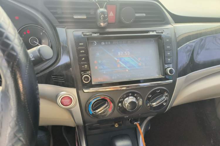 Used Honda Crider 2013 1.8L automatic luxury edition Audio And AC Panel