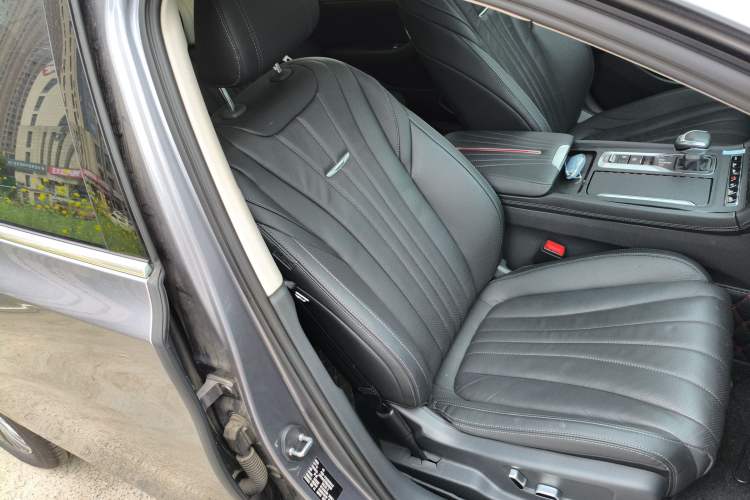 Used Hongqi H5 2023 2.0T Automatic Smart Connect Flagship Edition Right Front Seat