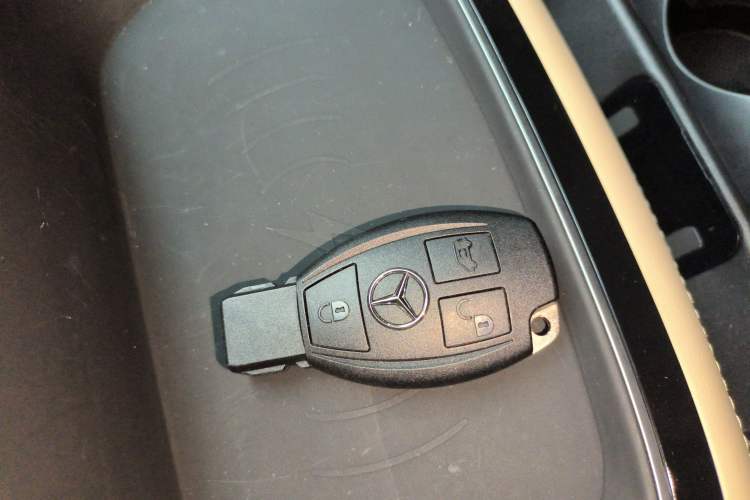 Used Mercedes-Benz Vito 2021 2.0T Business Version 7 Seats Vehicle Key