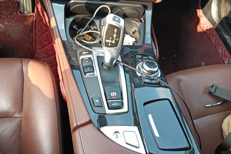 Used BMW 5 Series 2014 520Li Elegant Model
