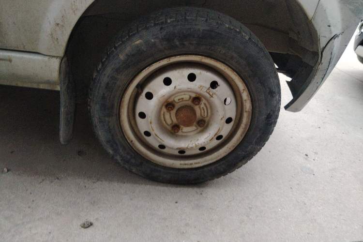 Used Victory V1 2014 1.0L Base Version Right Front Wheel Hub