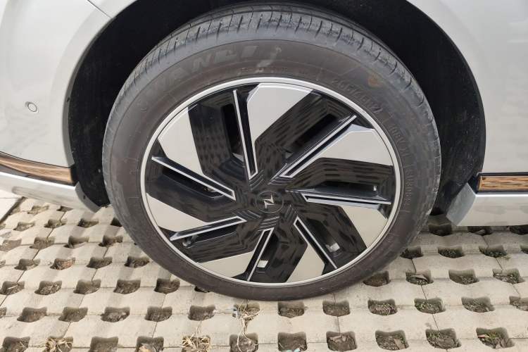 Used Dongfeng eπ eπ008 2024 210Max Range-Extended Version 6 Seats