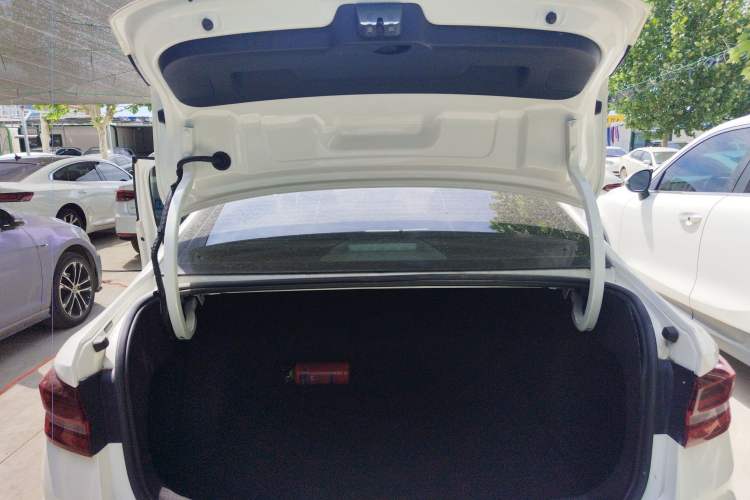 Used Volkswagen Lavida 2022 1.5L Automatic Fashion Edition
