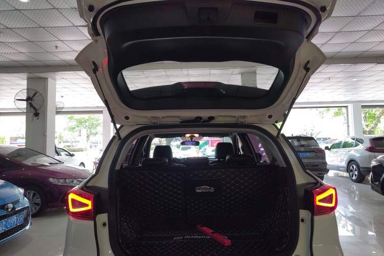 Used GAC Trumpchi GS3 2017 200T Automatic Luxury Edition Trunk