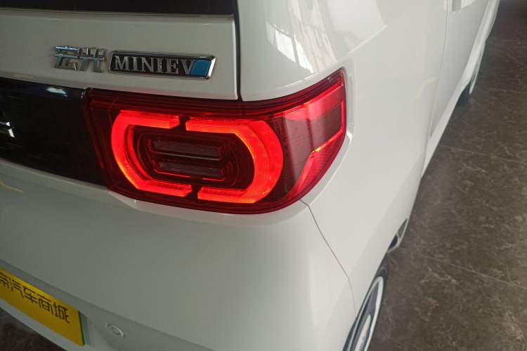 Used Wuling Hongguang MINIEV 2022 Easy Version Lithium-NMC