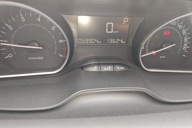 Used Peugeot 2008 2014 1.6L Automatic Fashion Edition Odometer Close Up