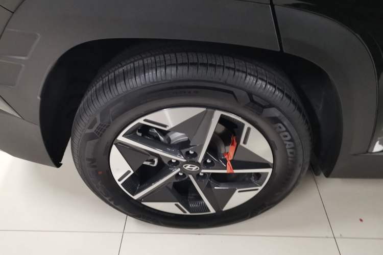 Used Hyundai Tucson 2025 Tucson L 1.5T Elite Edition Right Rear Wheel Hub