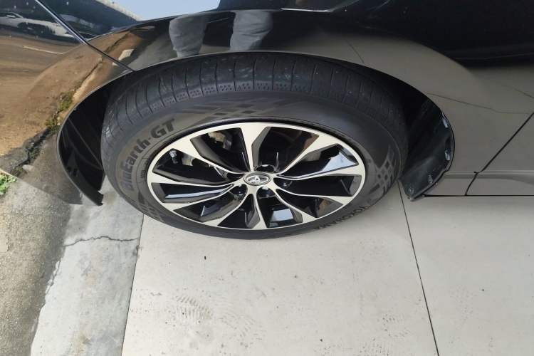Used Toyota Avalon 2023 2.5L Luxury Edition Left Front Wheel Hub