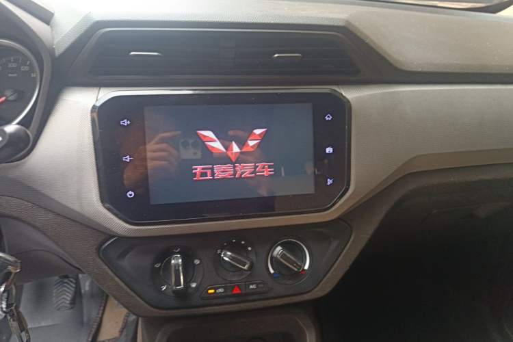 Used Wuling Hongguang 2018 1.5L S Comfort Model L2B Audio And AC Panel
