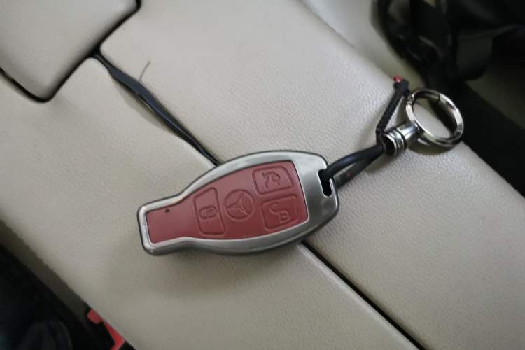 Used Mercedes-Benz E-Class 2010 E 300 L Fashion Model
