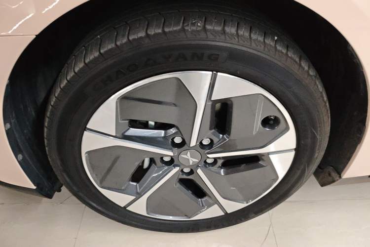 Used XPeng MONA M03 2024 620 with Ultra-Long Range Left Front Wheel Hub