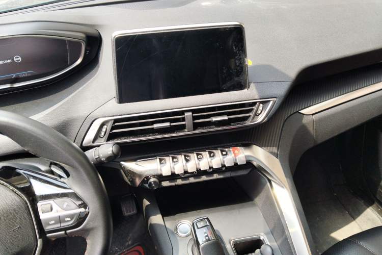 Used Peugeot 5008 2017 350THP 5-Seat Elite Edition Audio And AC Panel