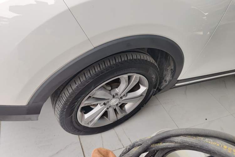 Used CHANGAN CS15 2019 1.5L Manual Entry-Level Version China VI Standard Exterior 1