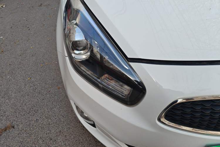 Used Kia Carens 2013 2.0L 7-Seater Automatic Comfort Edition China V Standard Right Front Headlight