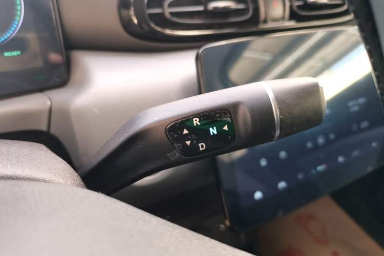 Used Leapmotor T03 2024 310 Comfort Edition Gear Lever