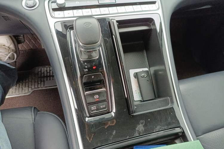 Used GAC Trumpchi M8 2023 Lingxiu Series 390T Deluxe Edition Gear Lever