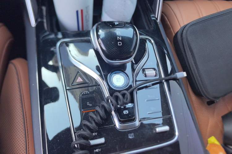 Used BYD Tang New Energy 2023 DM-i Champion Edition 112KM Prestige Model Gear Lever