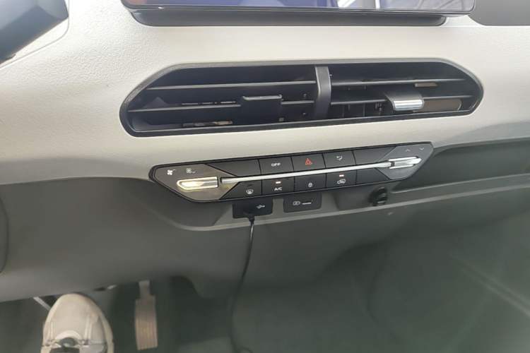 Used Geely Galaxy Panda 2023 Panda Mini 200km Endurance Bear