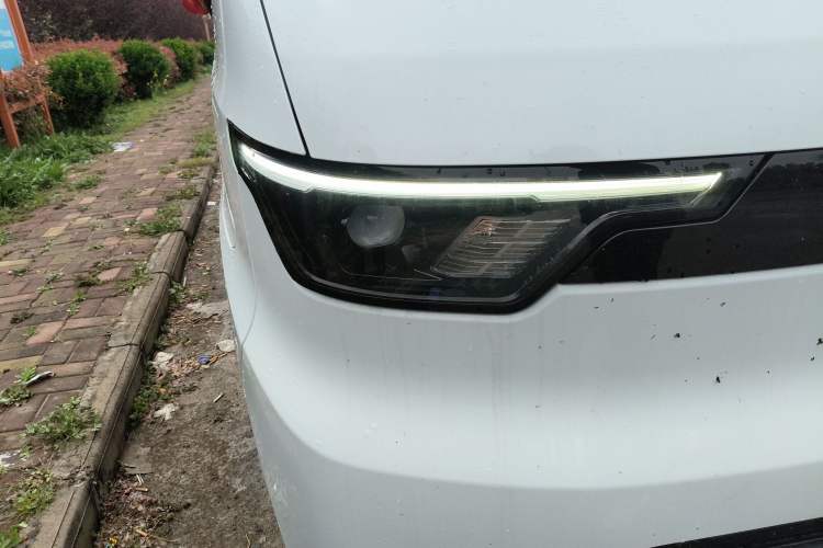 Used JMC E Fushun 2025 Model, Open Window Version, 41.86 kWh, Short Axle, Low-roof Right Front Headlight