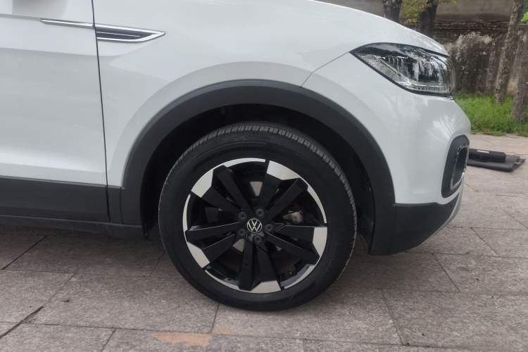 Used Volkswagen Tacqua 2020 280TSI DSG EnjoyPro Right Front Wheel Hub