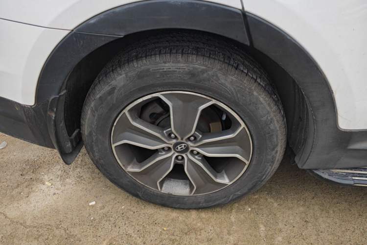 Used Hyundai Grand SantaFe 2013 3.0L 7-Seater Four-Wheel-Drive Comfort Edition
