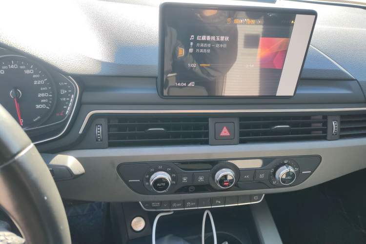 Used Audi A4L 2019 40 TFSI Ambition China VI Audio And AC Panel