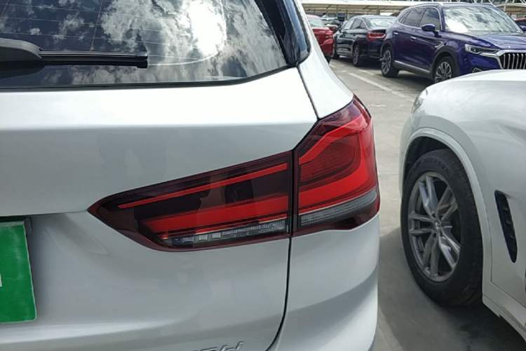 Used BMW X1 2020 sDrive25Li Leading Model
