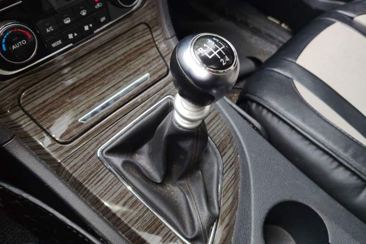 Used Zotye T600 2016 1.5T Manual Elite Edition Gear Lever