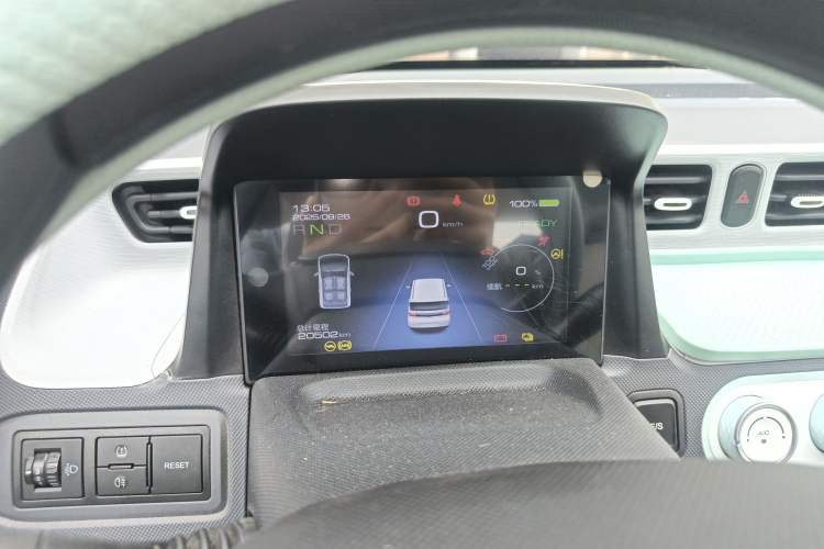 Used Wuling Hongguang MINIEV 2021 Macaron Sandwich Model 120 km Lithium NMC