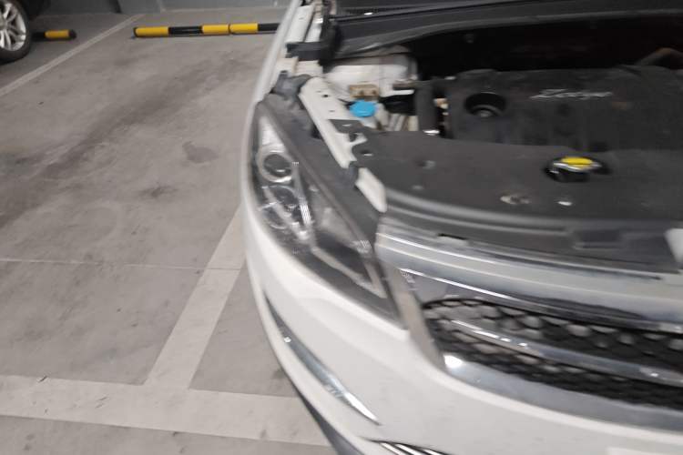 Used Zotye Domy X5 2015 1.5T Manual Supreme Model China IV Standard Right Front Headlight