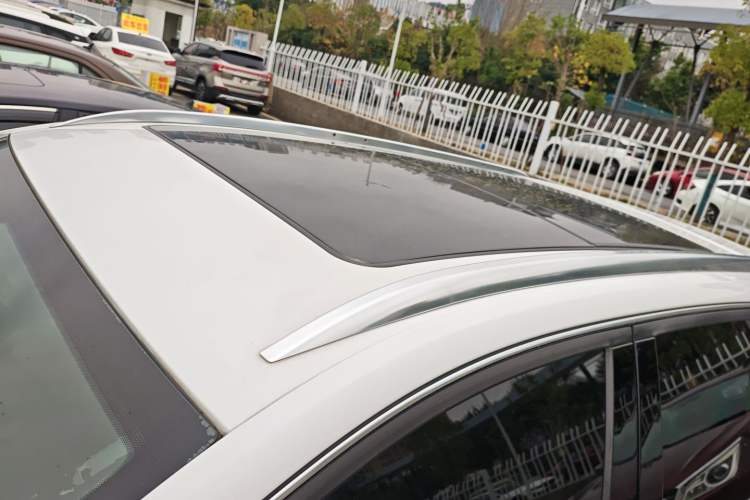 Used Buick Envision 2016 20T Two-Wheel-Drive Elite Model Roof