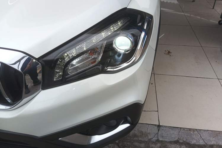 Used Suzuki Vitara S-Cross 2017 1.6L CVT Two-Wheel Drive Urban Advanced Model Left Front Headlight