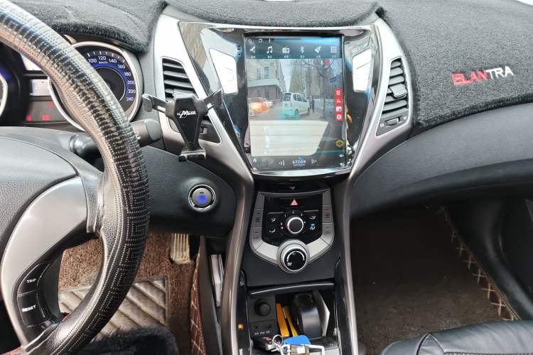 Used Hyundai Elantra (5th Generation / Langdong) 2015 1.6L Manual Leading Model