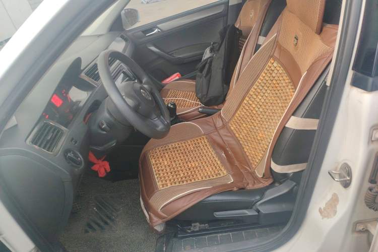 Used Volkswagen Santana 2015 1.6L Manual Comfort Edition
