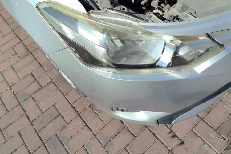 Used Toyota Vios 2014 1.3L Automatic Standard Edition Right Front Headlight