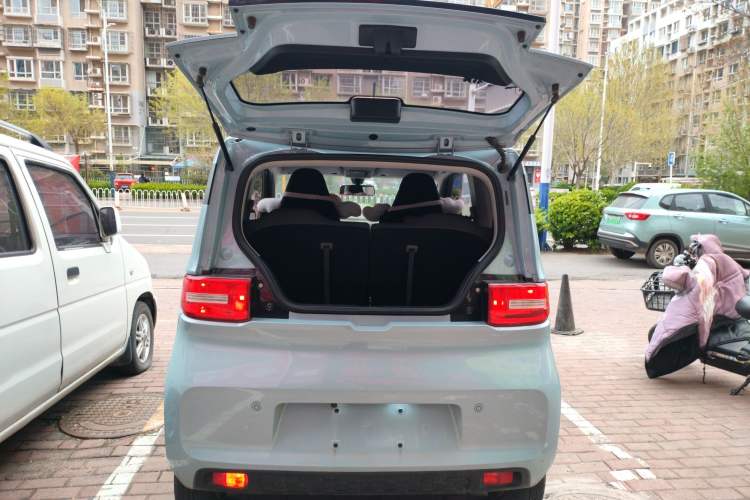 Used Wuling Hongguang MINIEV 2020 Zizai Version Lithium-NMC Trunk