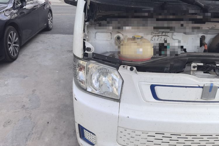 Used Farizon Xingxiang E6 2020 Van with High Roof 1365kg Payload Capacity Equipped with CATL's High-Energy Battery