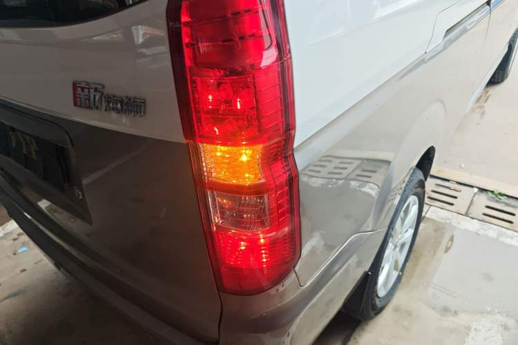 Used Jinbei New Hiace X30L 2024 Wealth Edition Passenger Vehicle 5/6/7 Seater