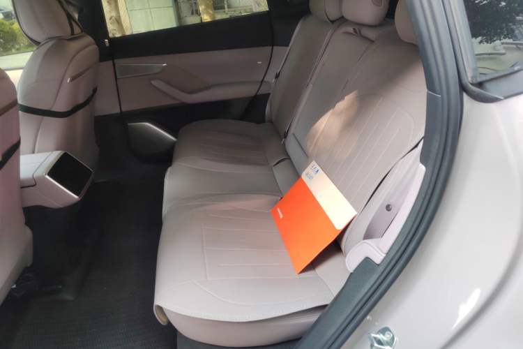 Used ONVO L60 2024 60 kWh Rear-Drive Version