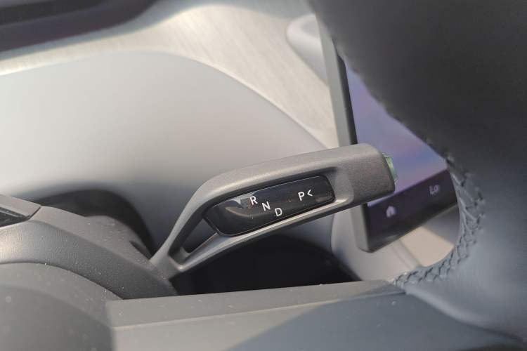 Used Xiaomi Auto YU7 2025 Ultra-Long Range Rear-Wheel Drive Version Gear Lever