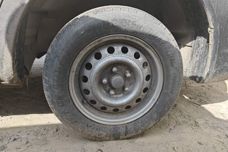 Used FORTHING Lingzhi 2016 V3 1.5L 5-Seater Special Offer Model
