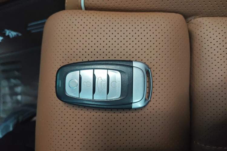 Used Hongqi H9 2022 2.0T Smart Connect Flagship Edition Vehicle Key